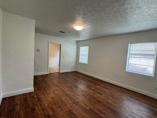 Foto del edificio - 3237 Myra St