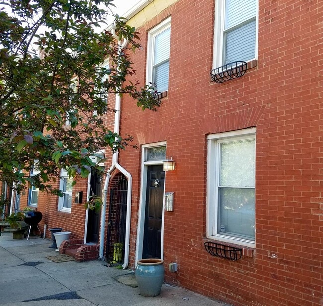Building Photo - 408 S Washington St