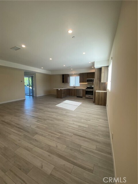 Foto del edificio - 3042 Atwater Ave
