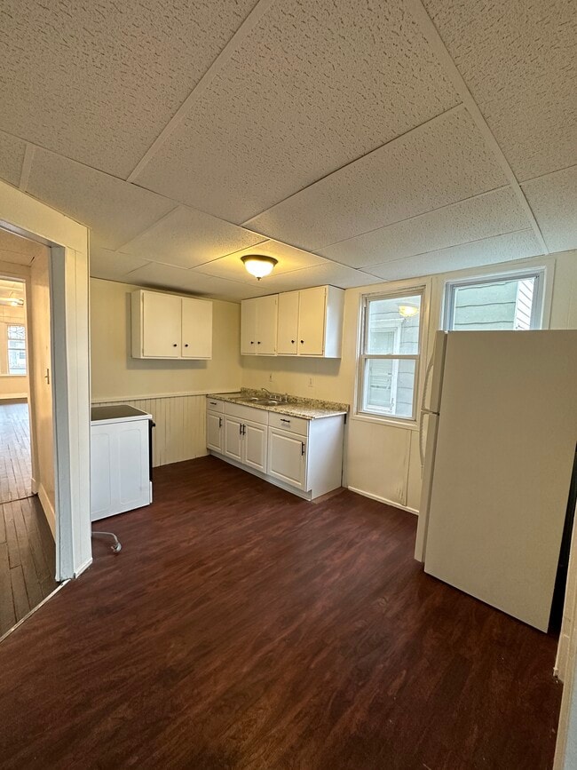 Building Photo - 108 Macamley St