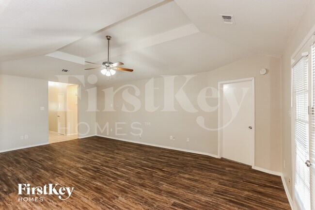 Building Photo - 6000 Lavaca Dr