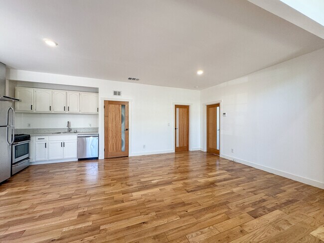 Building Photo - 2418 Fairmount St