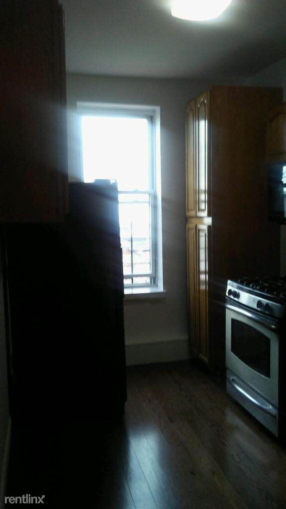 Foto del edificio - 6073 Myrtle Ave