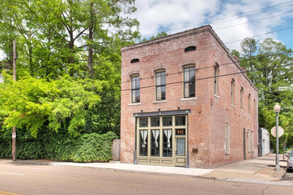Foto principal - 652 N 3rd St