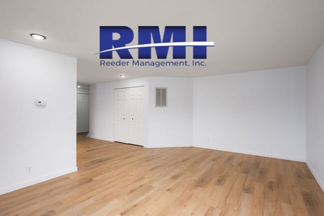 Building Photo - Charming 3 Bedroom 1.5 bathroom home awaits!
