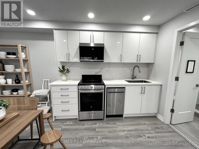 Building Photo - 15 Walmer Rd