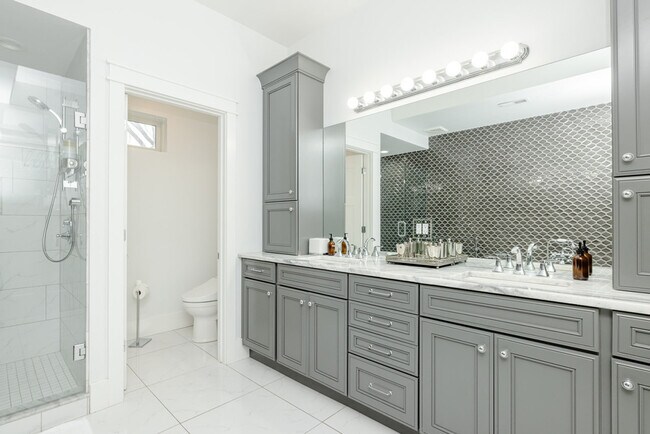 Foto del edificio - 1421 Elm St