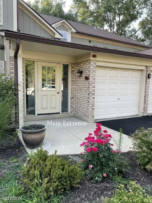 Building Photo - 2 br, 2 bath Townhome - 169 Grove Avenue 2D