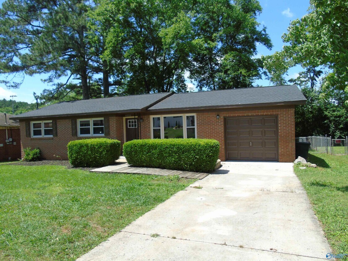 Primary Photo - 4800 Lumary Dr NW