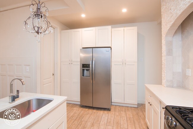 Building Photo - 1207 President St