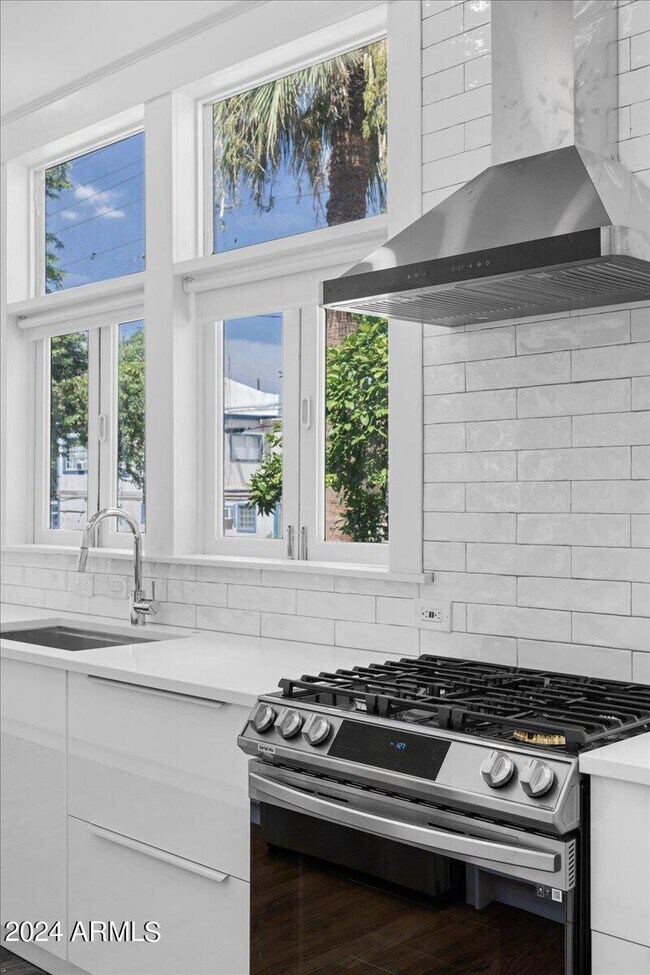 Foto del edificio - 825 3rd Ave