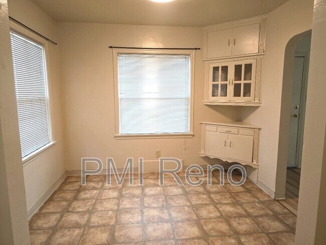 Foto del edificio - 424 St Lawrence Ave