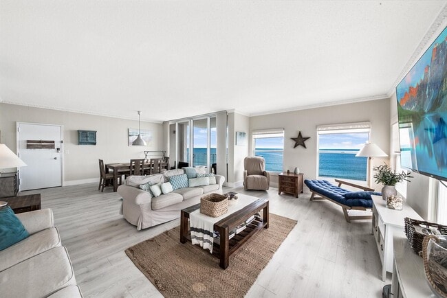Foto del edificio - 3230 S Ocean Blvd