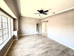 Building Photo - 532 W 77th St