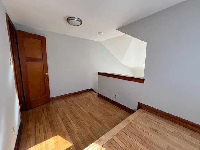 Building Photo - 4575 S Packard Ave