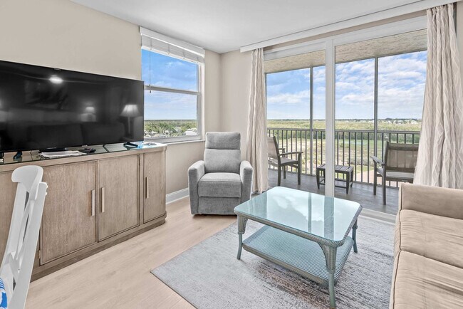 Foto del edificio - 5800 Bonita Beach Rd SW