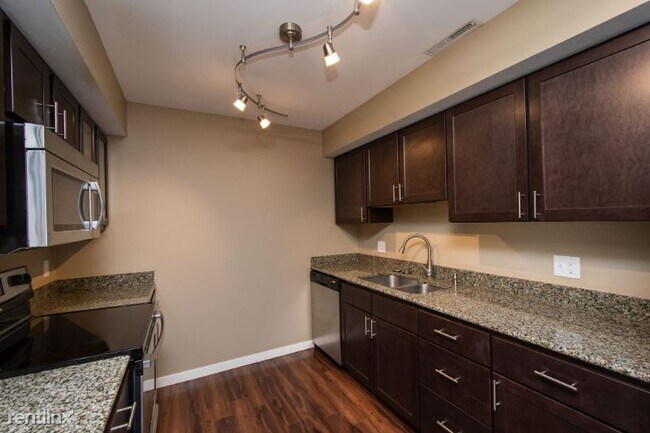 Foto del edificio - 1000 Oakcrest St