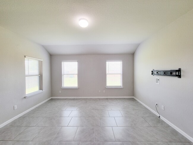 Foto del edificio - 29614 Breakwater Dr