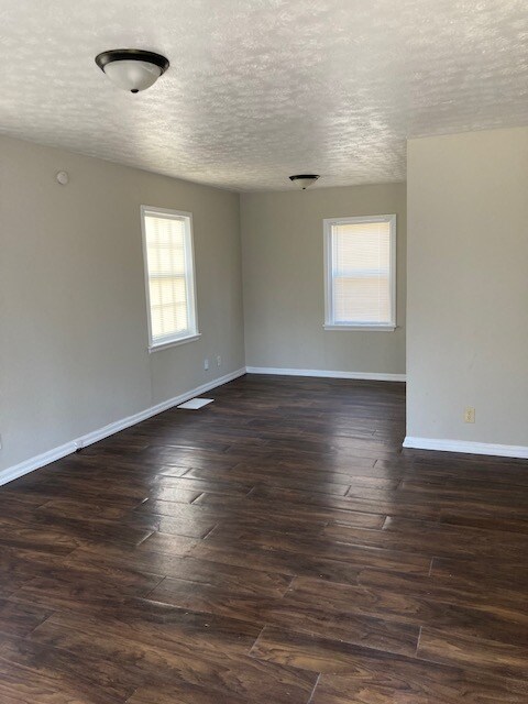 Foto del edificio - 3531 N Butler Ave