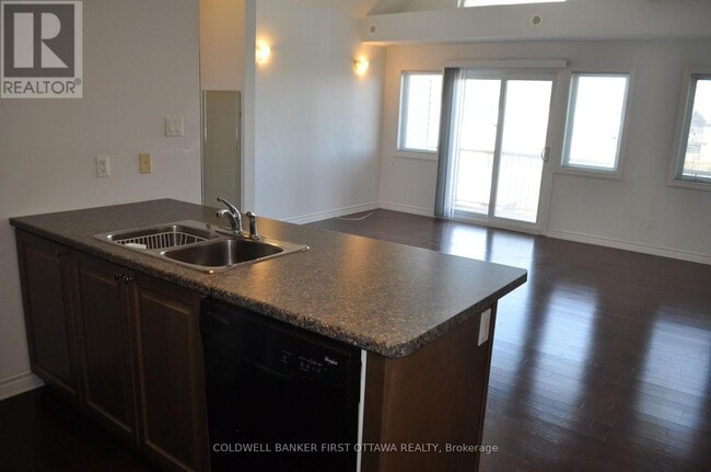 Building Photo - 103 Fraser Fields Way