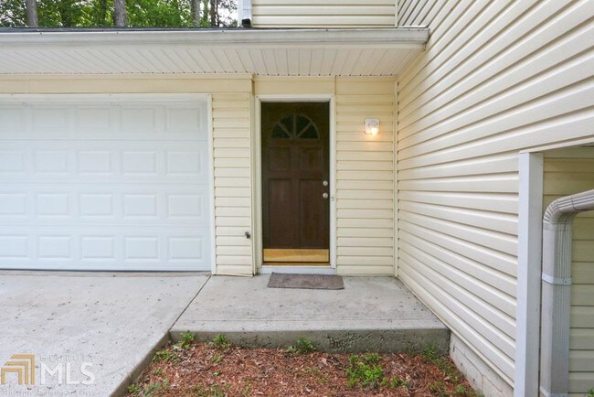 Building Photo - 305 Birch Rill Dr