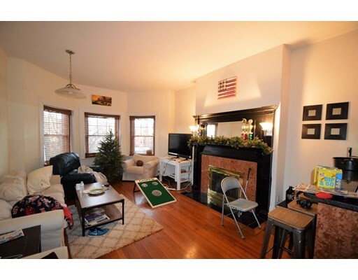 Foto principal - 1689 Beacon St