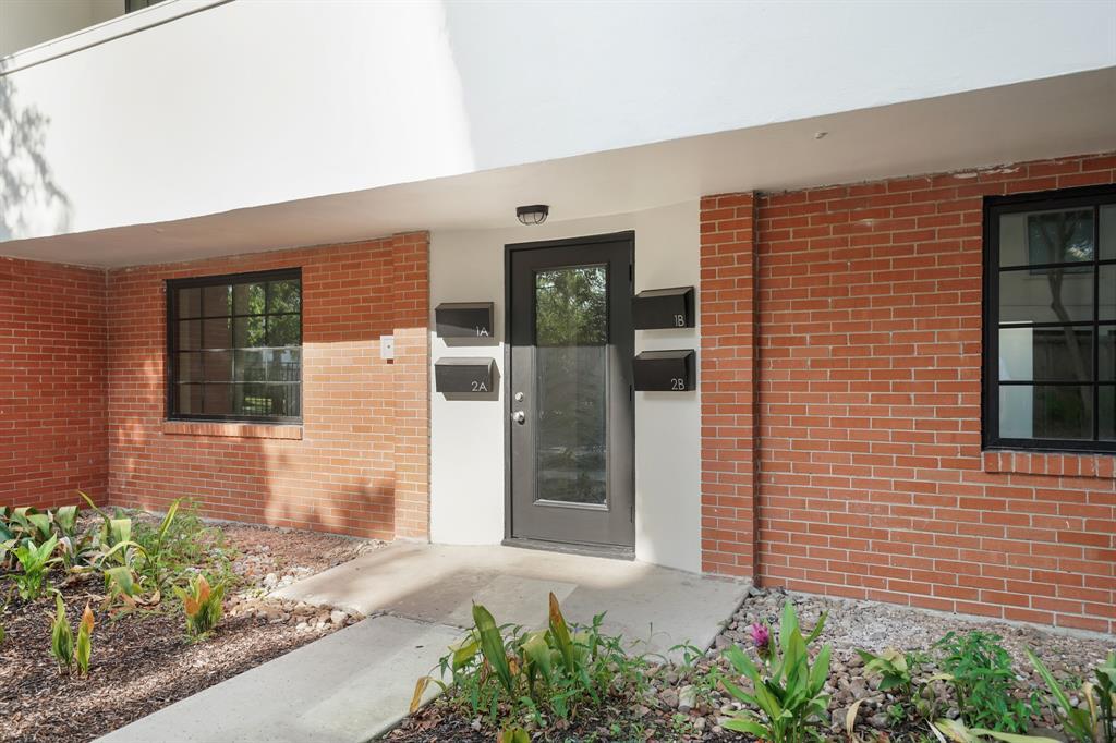 Primary Photo - 520 Lovett Blvd