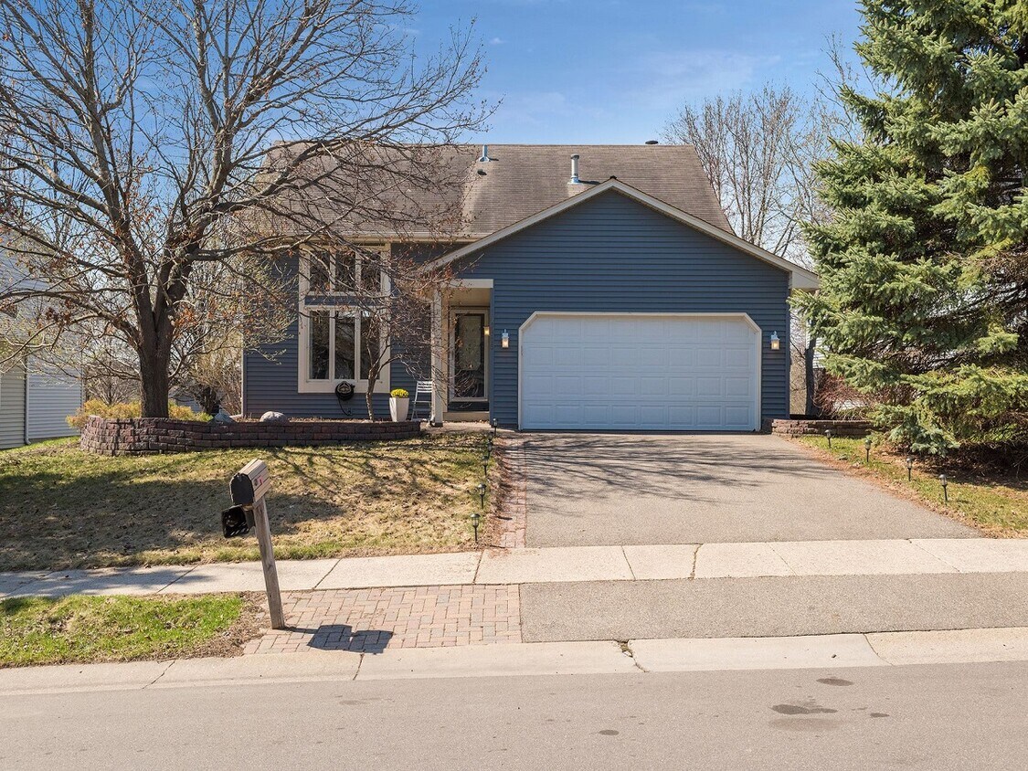 Foto principal - 17505 Rustic Hills Dr