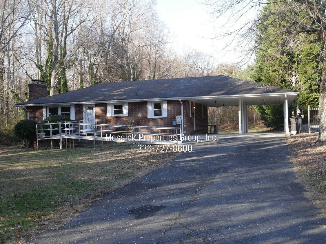 Foto principal - Quiet, Convenient Location, off Country Cl...