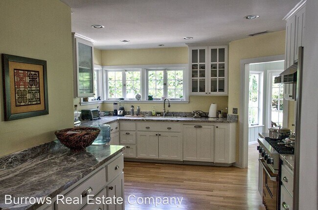 Foto del edificio - 2 br, 1 bath House - 115 Fairview Road
