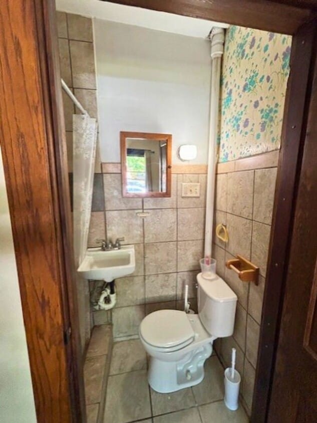 Primary Photo - 216 Lafayette Ave NE
