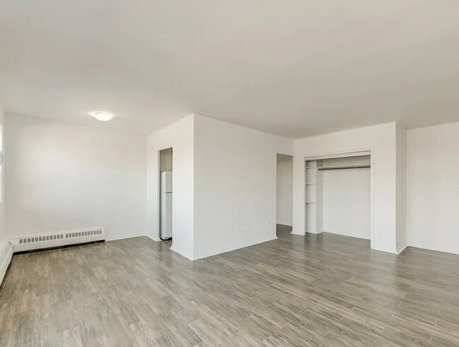 Building Photo - Laurentia Apartments