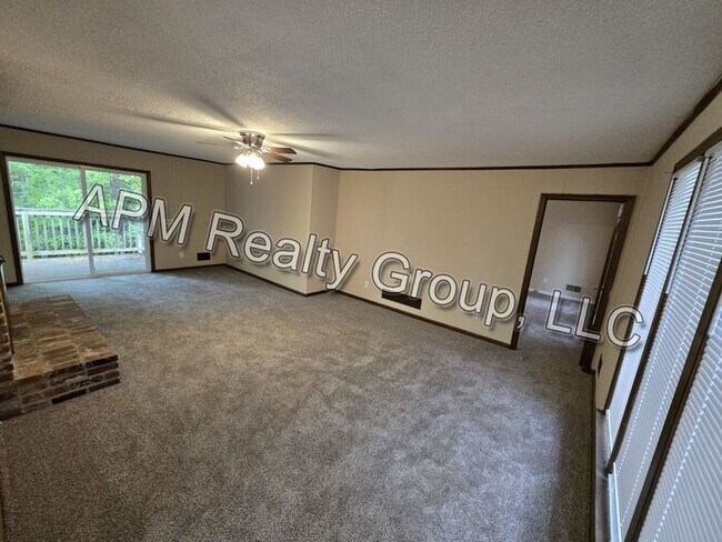 Building Photo - Updated home in Friarsgate