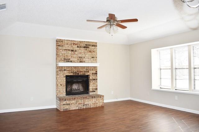 Building Photo - 703 Windcrest Dr