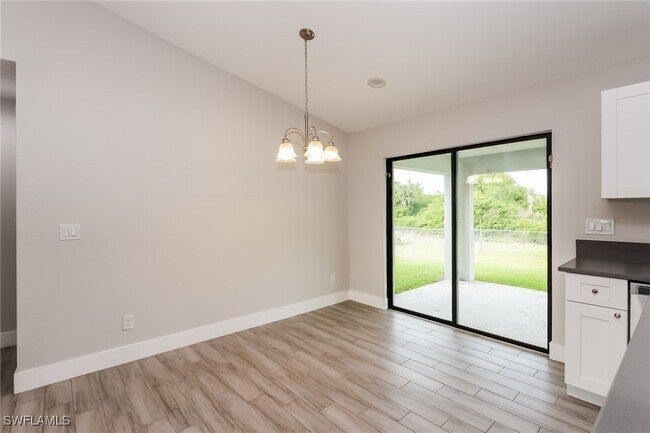 Foto del edificio - 524 Lone Star Ln