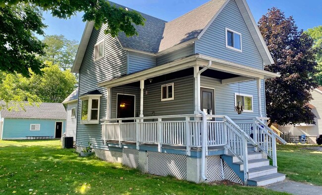 Foto del edificio - 1359 Oakes St