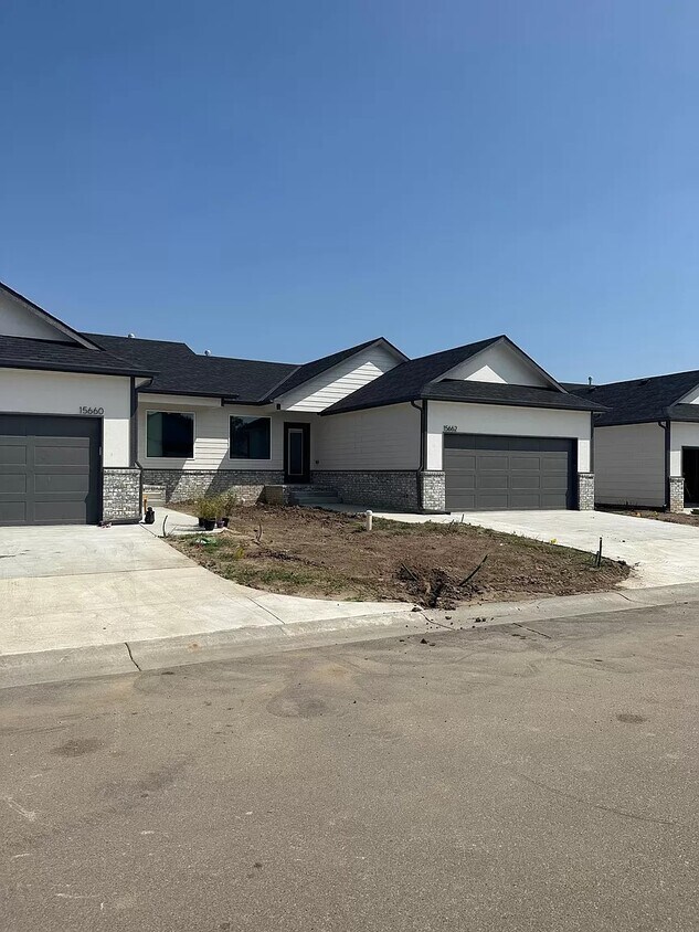 15674 E 21st St N, Wichita, KS 67230 Townhome Rentals in Wichita KS