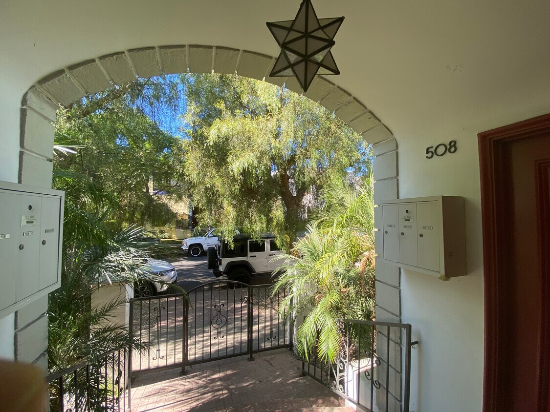 506 Spaulding N Ave Unit 506, Los Angeles, CA 90036 Apartments in Los