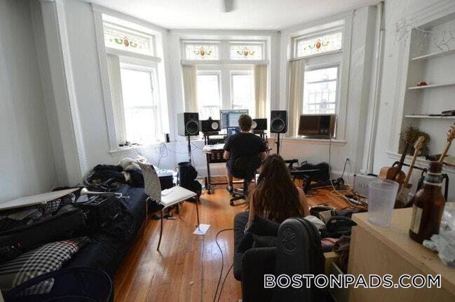 Foto del edificio - 64 Hemenway St