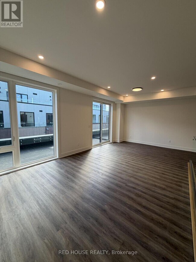 Building Photo - 212 Ellis Ave