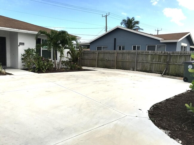 Foto del edificio - 2858 N Dixie Hwy