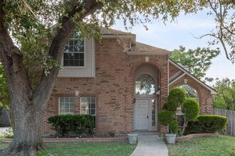 Building Photo - 2209 Norwich Pl