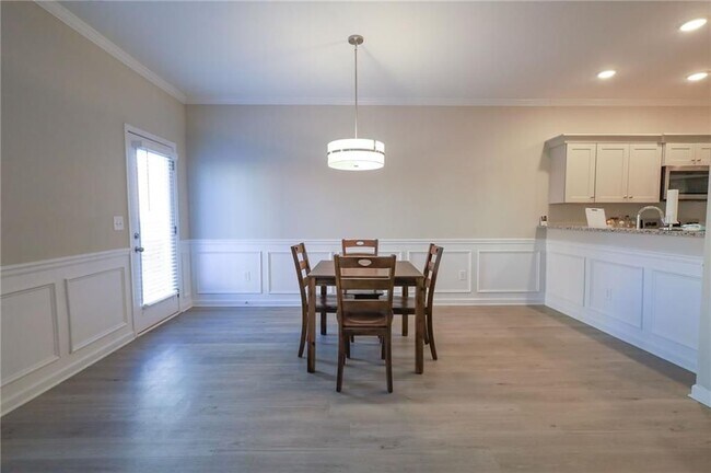 Foto del edificio - 225 Eva Wy