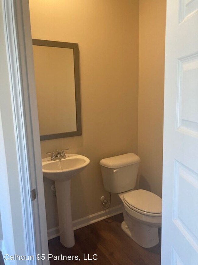Building Photo - 4 br, 2.5 bath House - 203 Harrison Drive