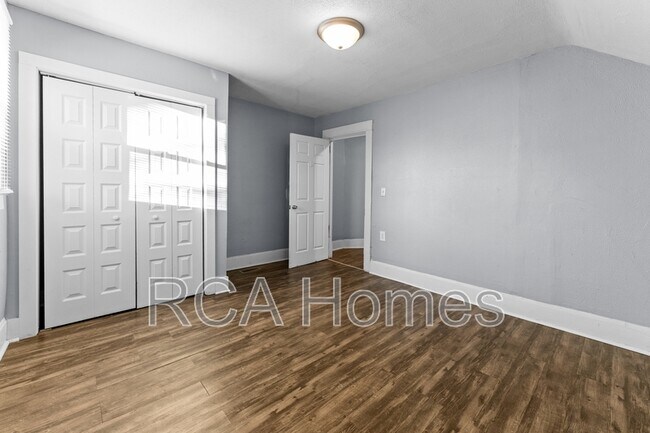 Foto del edificio - 1535 Draper St