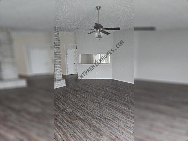 Foto del edificio - 2022 Village Park Dr