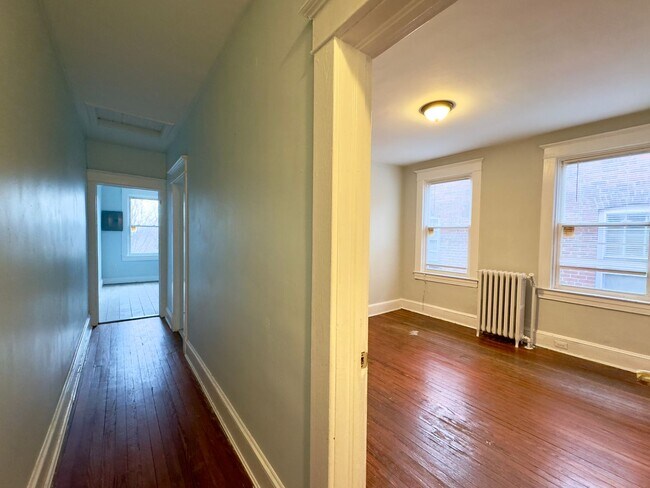 Building Photo - Apartment in West Baltimore, MD!