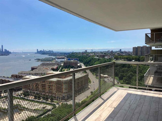 Foto del edificio - 6050 Boulevard E