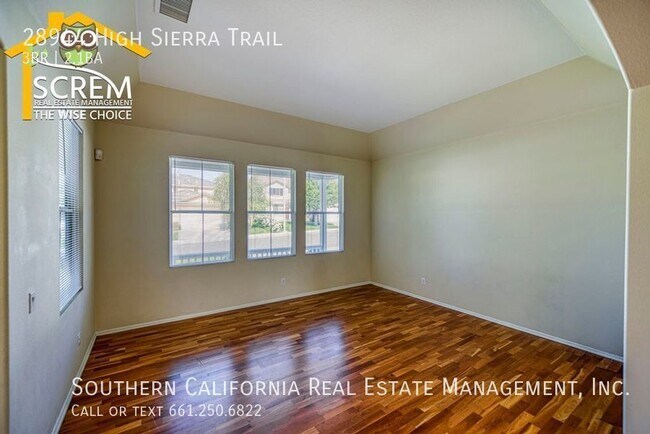 Building Photo - Gorgeous Three Bedroom Pool Home with Ente...