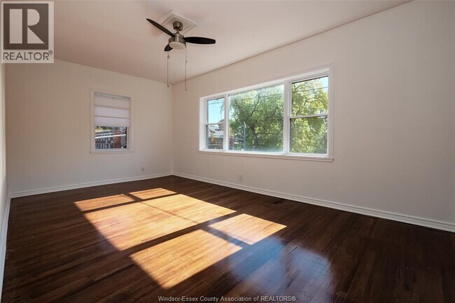 Photo du bâtiment - 218 Erie St W